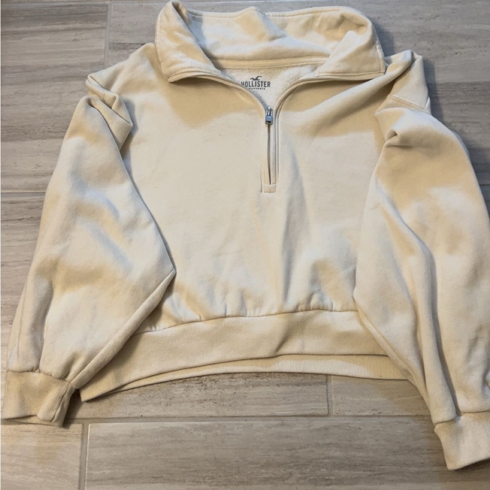 Hollister Women's Cream quarter zip